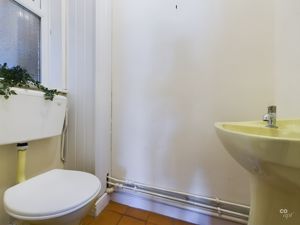 toilet - click for photo gallery